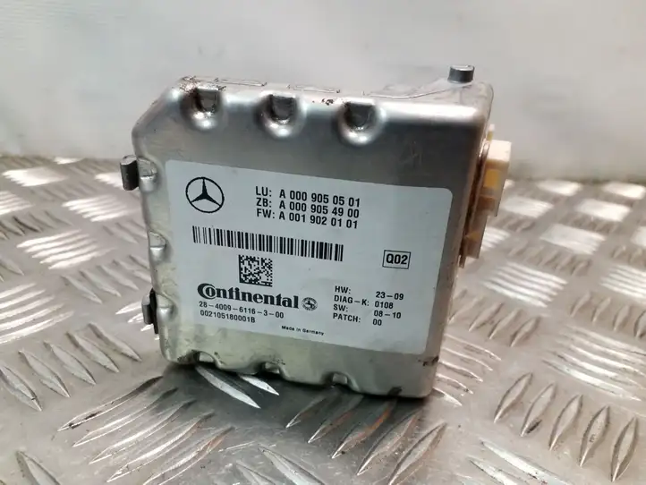 Mercedes-Benz E W212 (2009 - 2016) A0009050501 Камера в лобовом стекле — фото 1