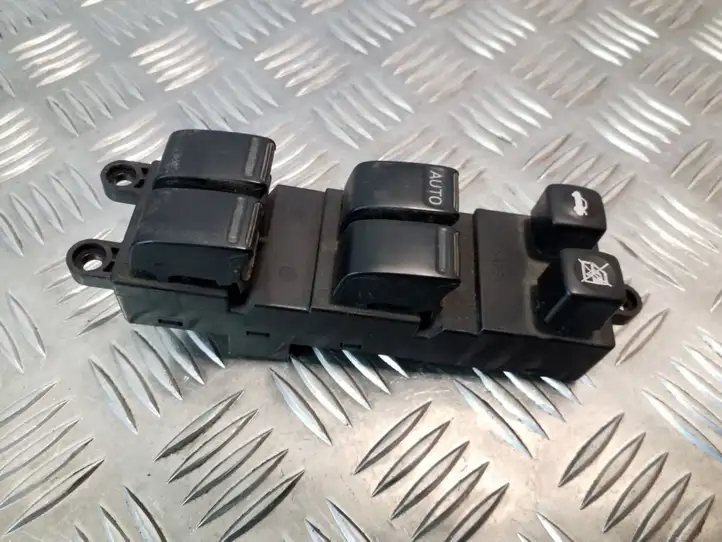 Nissan Primera (2001 - 2008) 25401AV640 Блок кнопок стеклоподъемников — фото 1
