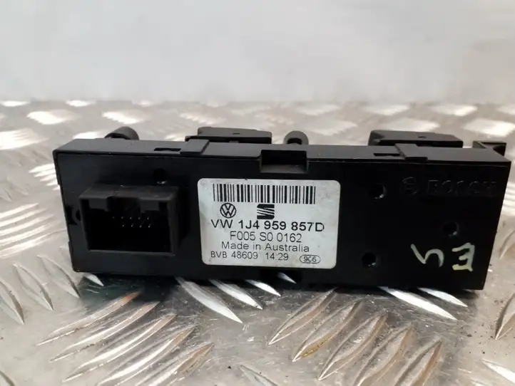Seat Toledo II (1M) (1998 - 2006) 1J4959857D Блок кнопок стеклоподъемников — фото 3