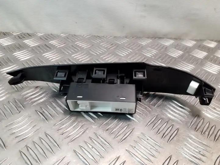 Mazda 6 (2012 - 2015) GLF166380A Кнопка стеклоподъемников — фото 2