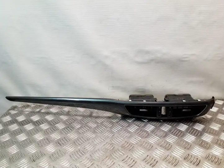 Mazda 6 (2012 - 2015) GHP9GM910 Центральный воздушный дефлектор — фото 2