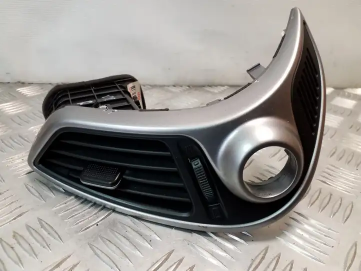 Hyundai ix35 (2009 - 2013) 974202S900 Центральный воздушный дефлектор — фото 1