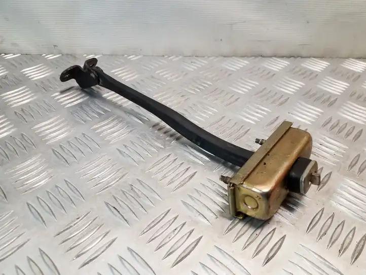 Jeep Cherokee (2001 - 2007)   Ограничитель открывания двери