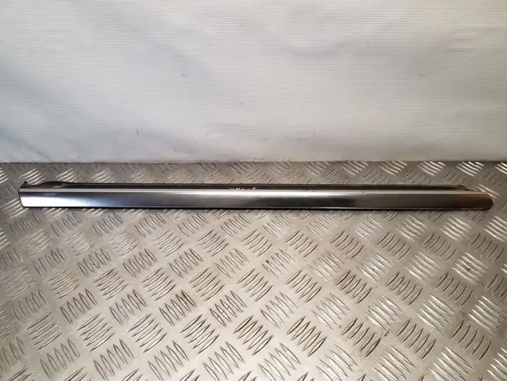 Mercedes-Benz R W251 (2005 - 2013) 2516905180 Облицовка заднего бокового стекла — фото 1