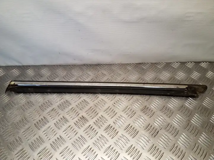 Mercedes-Benz R W251 (2005 - 2013) 2516905180 Облицовка заднего бокового стекла — фото 3