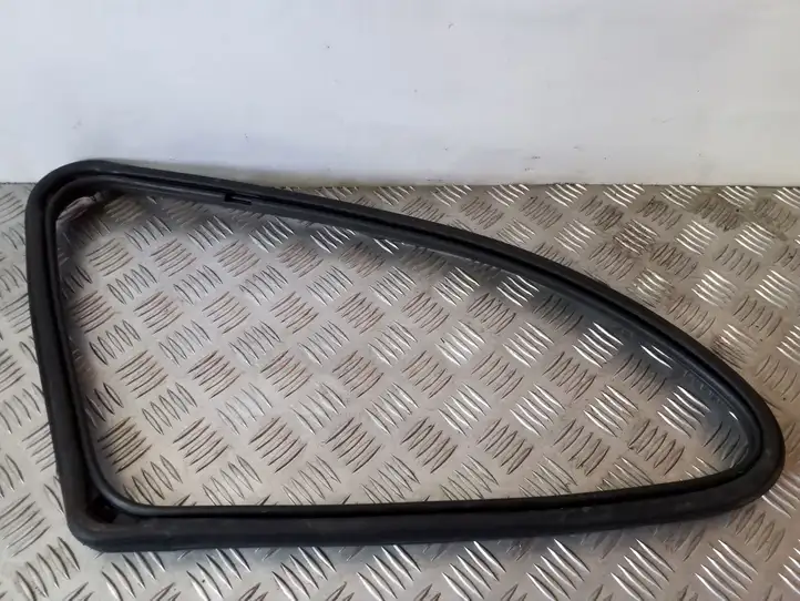 Mercedes-Benz R W251 (2005 - 2013) A2516702539 Облицовка заднего бокового стекла — фото 1