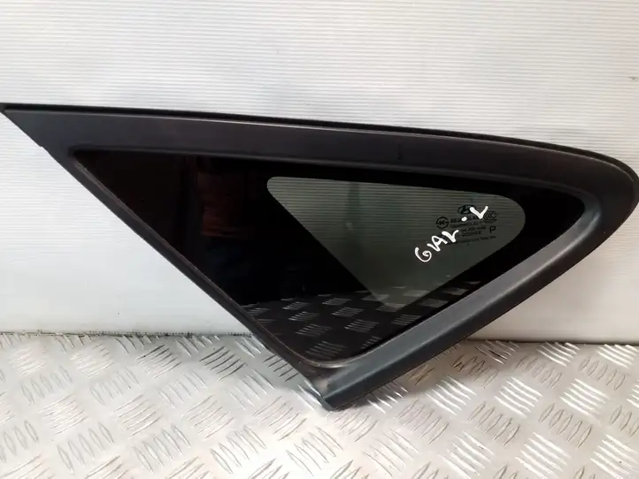 Hyundai ix35 (2009 - 2013) 878102S000 Заднее боковое стекло — фото 1