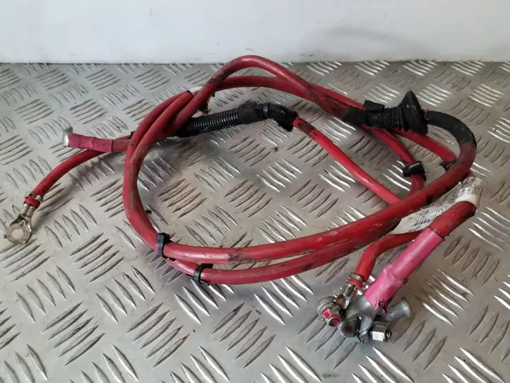 Mercedes-Benz R W251 (2005 - 2013) A2515400130 Плюсовой провод аккумулятора — фото 2