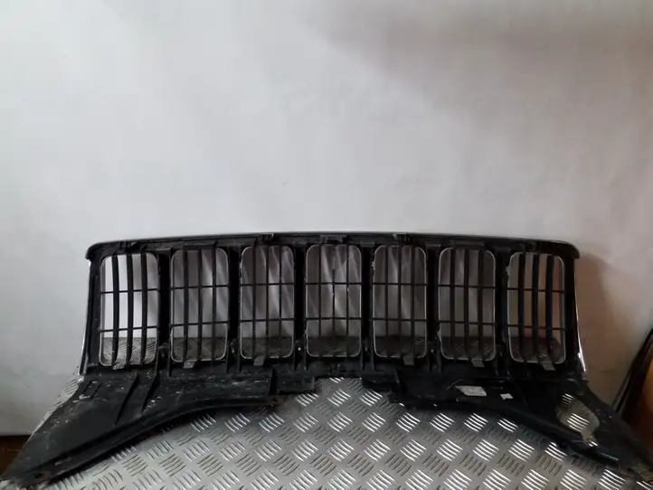 Jeep Grand Cherokee (2004 - 2010)  55156814AE Верхняя решётка