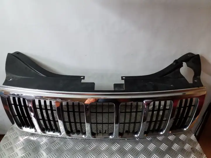 Jeep Grand Cherokee (2004 - 2010)  55156814AE Верхняя решётка