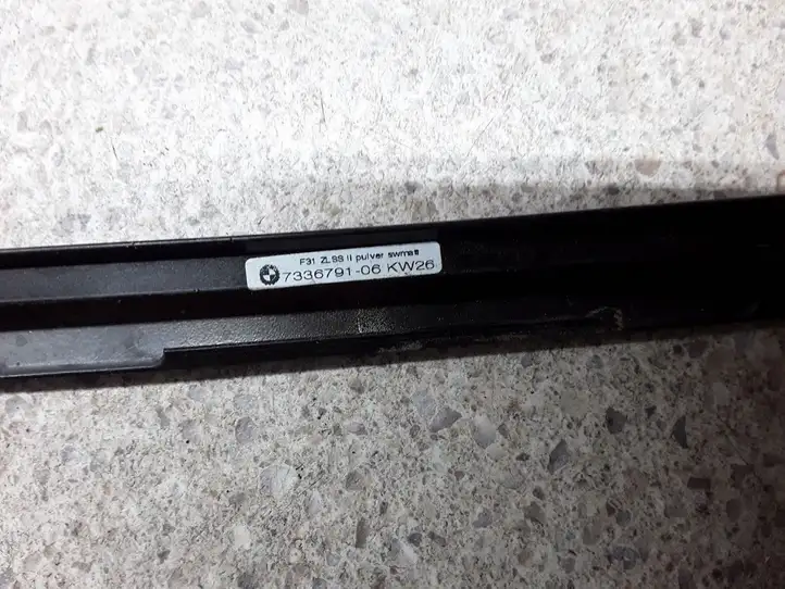 BMW 3 F30 F35 F31 (2012 - 2018) 7336791 Накладка стекла задней двери — фото 2
