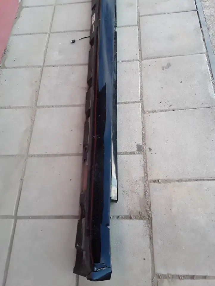 BMW 7 F01 F02 F03 F04 (2008 - 2016)  7241880 Обшивка порга