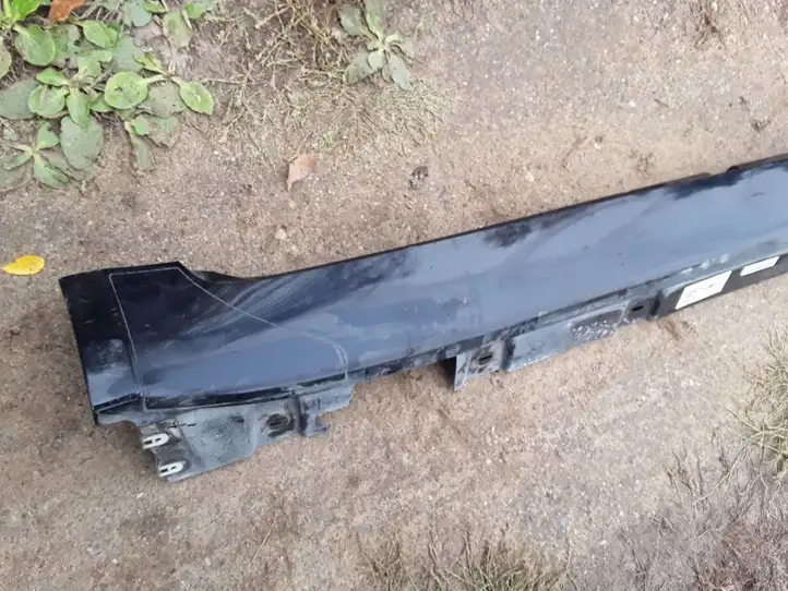 BMW 7 F01 F02 F03 F04 (2008 - 2016)  7241880 Обшивка порга