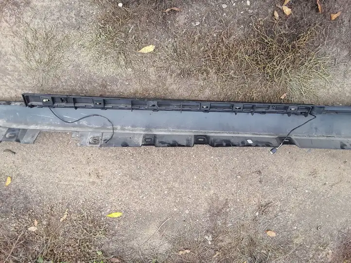 BMW 7 F01 F02 F03 F04 (2008 - 2016)  7241880 Обшивка порга