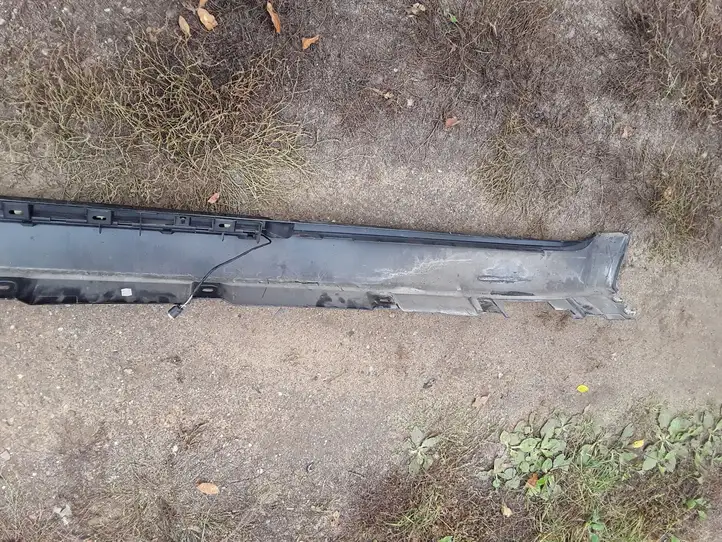 BMW 7 F01 F02 F03 F04 (2008 - 2016)  7241880 Обшивка порга