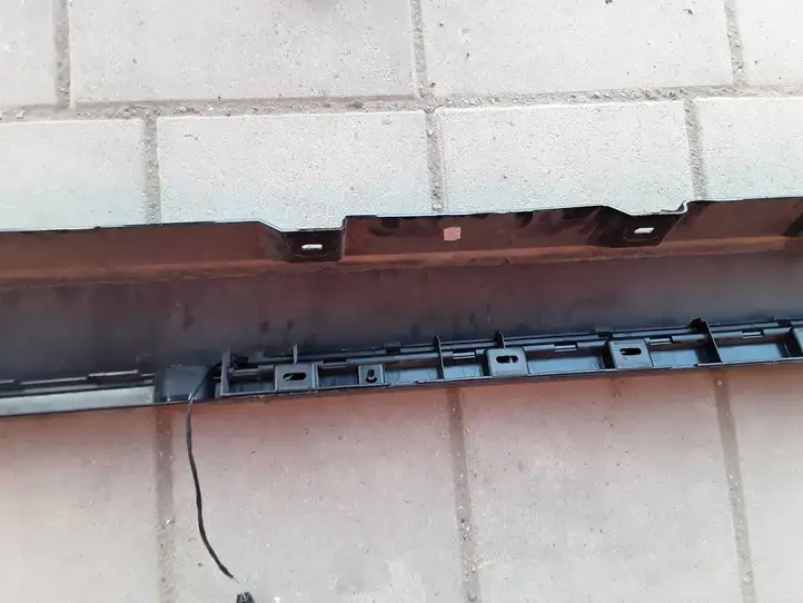 BMW 7 F01 F02 F03 F04 (2008 - 2016)  7241880 Обшивка порга