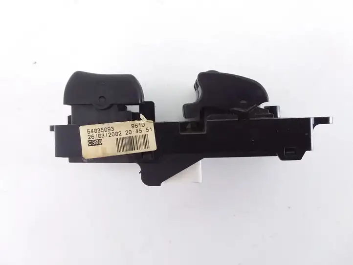 Toyota Corolla E120 E130 (2000 - 2004) 8482002110 Кнопка стеклоподъемников — фото 2
