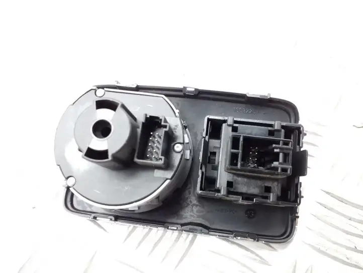 Skoda Superb B6 (3T) (2008 - 2015) 3T0941431B Включатель фонарей — фото 3