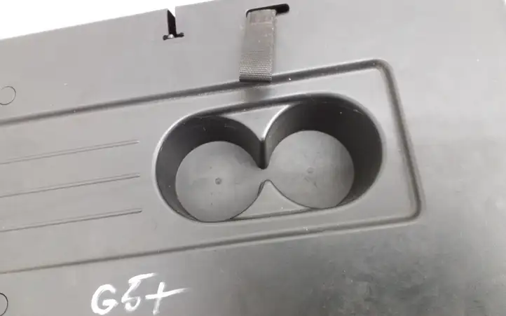 Volkswagen Golf Plus (2004 - 2008)   Подлокотник заднего сиденья