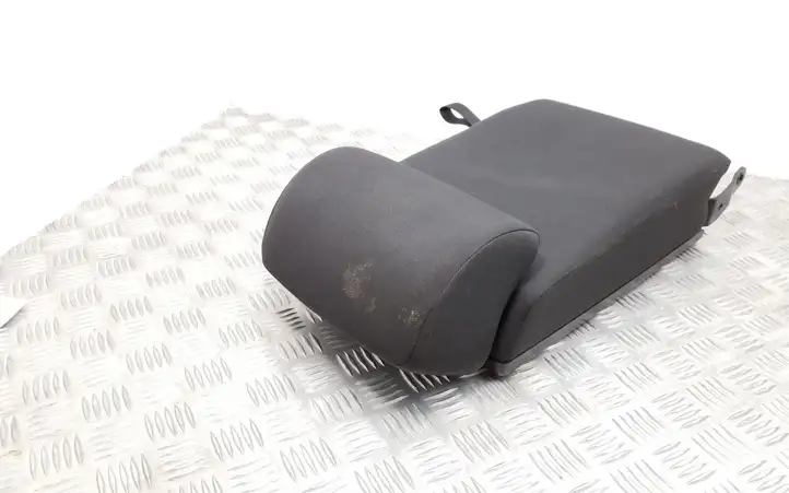 Volkswagen Golf Plus (2004 - 2008)   Подлокотник заднего сиденья