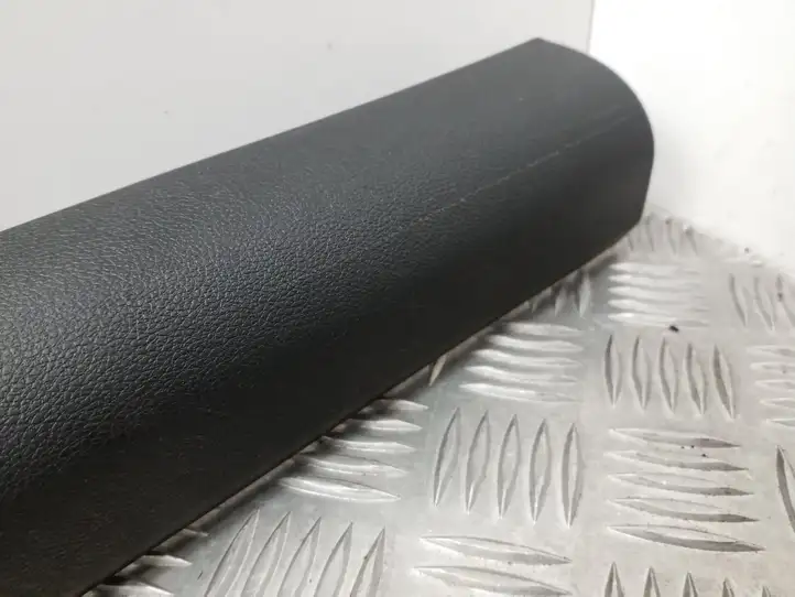 Skoda Octavia Mk3 (5E) (2013 - 2019) 5E0863483 Внутренняя отделка переднего порога — фото 4