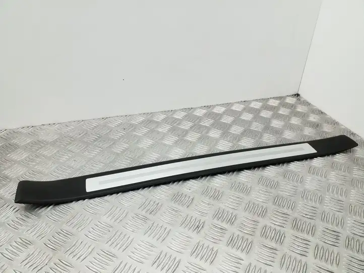 Seat Exeo (3R) (2008 - 2013) 8E0853373P Наружная отделка переднего порога — фото 1
