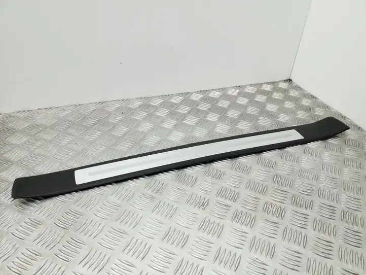 Seat Exeo (3R) (2008 - 2013) 8E0853374P Наружная отделка переднего порога — фото 1