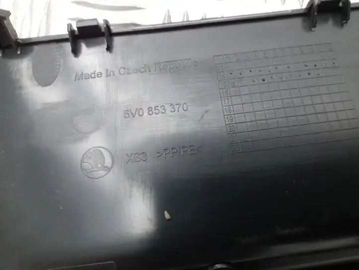 Skoda Fabia Mk3 (NJ) (2015 - 2021) 6V0853370 Внутренняя отделка переднего порога — фото 3