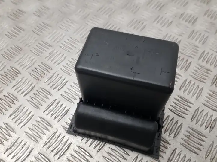 Seat Leon (5F) (2012 - 2019) 5F0864981A Ящик центральной консоли — фото 2
