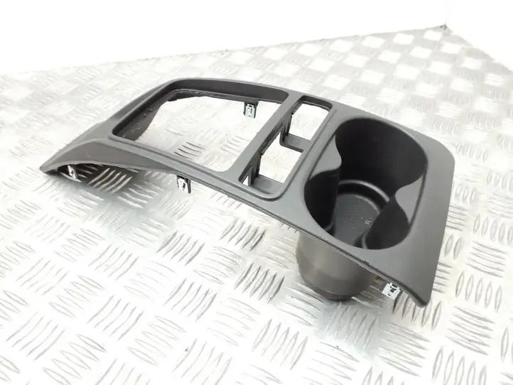 Seat Ibiza IV (6J,6P) (2008 - 2017) 6J0858331 Подстаканник — фото 1