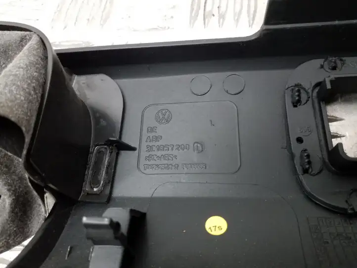 Volkswagen PASSAT B6 (2005 - 2010) 3C1857200D Нижняя отделка панели приборов — фото 4
