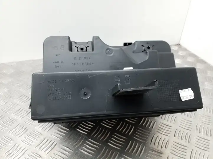 Seat Ibiza IV (6J,6P) (2008 - 2017) 6J1857103E Бардачок в сборе — фото 9