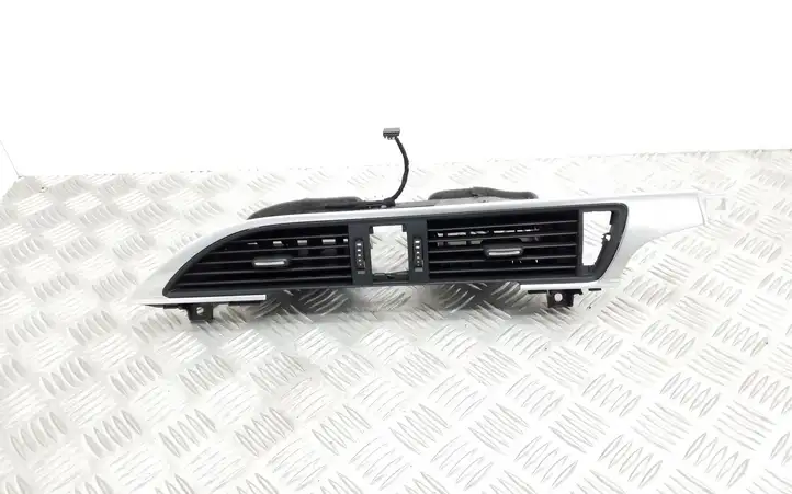 Audi A6 C7 (2011 - 2014) 4G1820951 Центральный воздушный дефлектор — фото 1