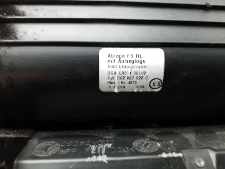 Volkswagen PASSAT B8 (2015 - ) 3G2857922C Вещевой ящик — фото 4