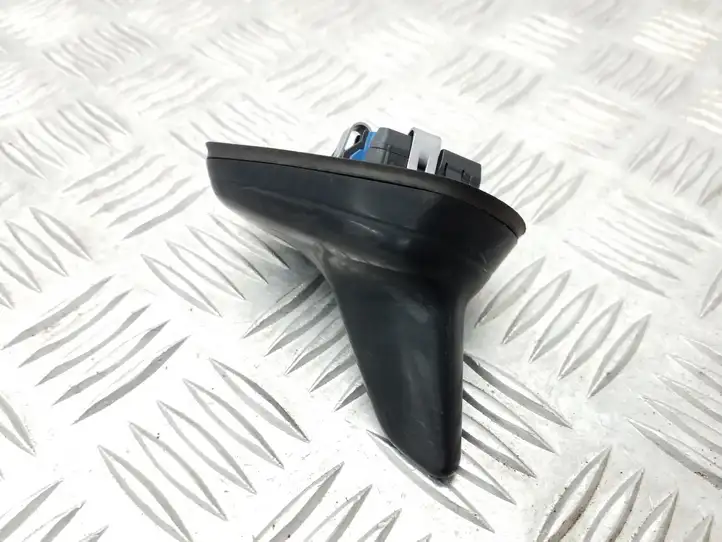 Skoda Octavia Mk3 (5E) (2013 - 2019) 5Q0035507A GPS антенна — фото 2
