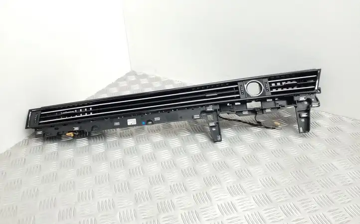Volkswagen PASSAT B8 (2015 - ) 3G2858415 Центральный воздушный дефлектор — фото 1
