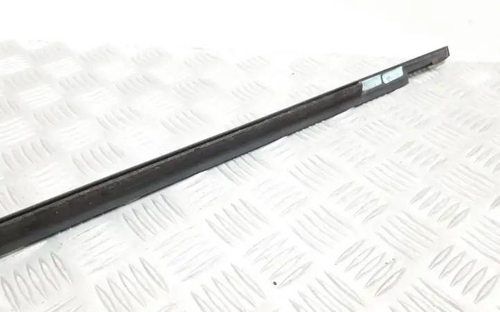 Volkswagen Sharan (2010 - 2015) 7N0843470C Накладка стекла задней двери — фото 5