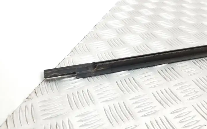 Volkswagen Sharan (2010 - 2015) 7N0843470C Накладка стекла задней двери — фото 6