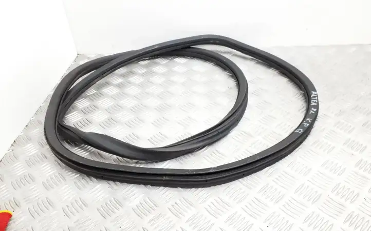 Seat Altea XL (2004 - 2015) 5P0867367F Уплотнитель кузова — фото 2