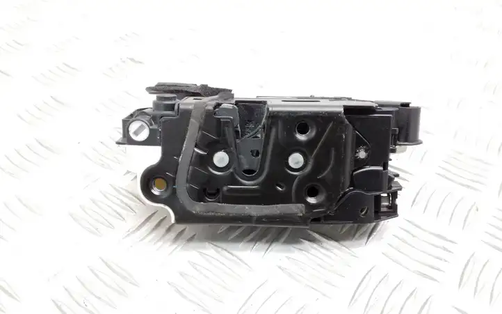 Skoda Octavia Mk3 (5E) (2013 - 2019) 5E0839015 Замок задней двери — фото 2