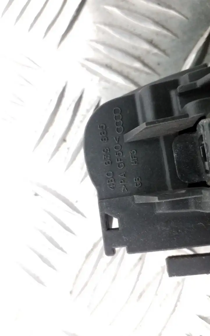 Audi A3/S3 8P (2008 - 2013) 4B0839885 Наружная ручка задней двери — фото 3