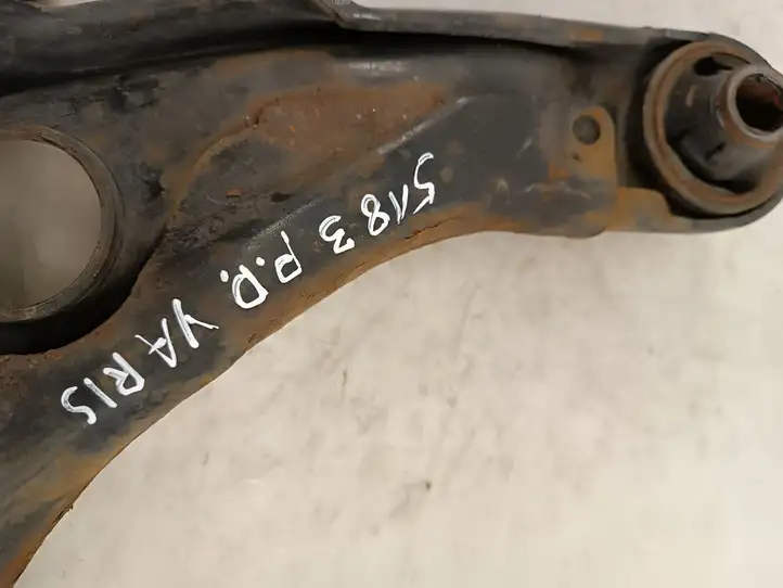 Toyota Yaris (2012 - 2014) Вилка подвески — фото 2