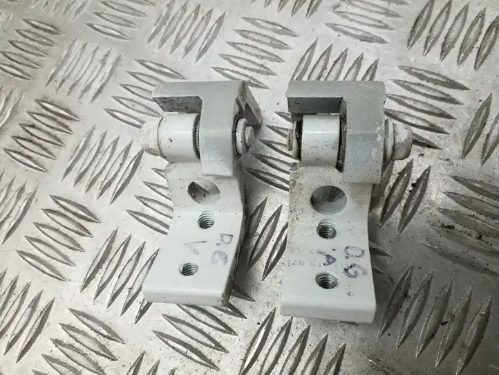 Skoda Octavia Mk2 (1Z) (2004 - 2013) 1Z0833412B Петли задней двери (комплект) — фото 2