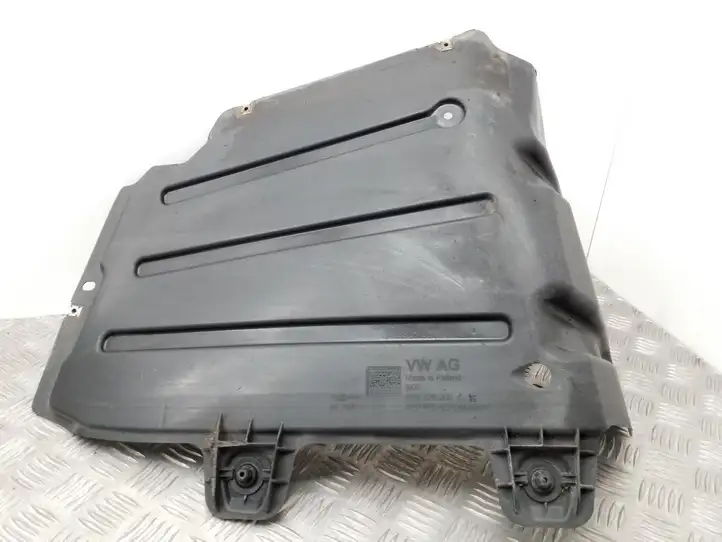 Volkswagen Golf VII (2013 - 2019) 5G9825205F Защита днища задней части — фото 3