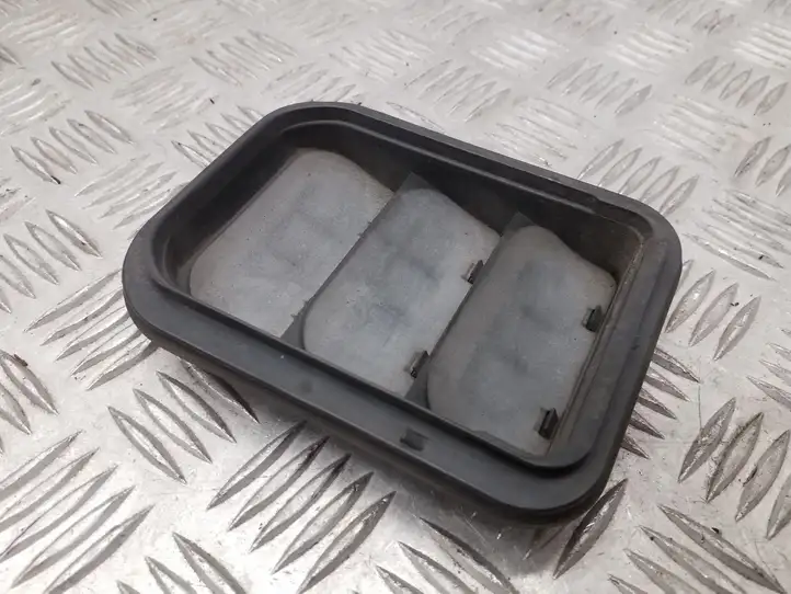 Audi A3/S3 8P (2008 - 2013)  6J0819465 Вентиляционная решетка кузова