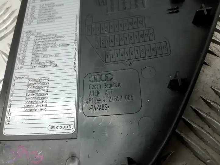 Audi A6 S6 C6 4F (2008 - 2011) 4F1857086 Боковая отделка панели приборов — фото 3
