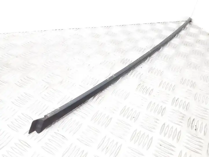 Audi A3/S3 8P (2008 - 2013) 8P0854328B Накладка стоек лобового стекла — фото 1