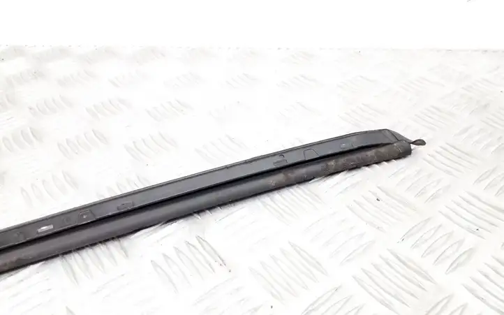 Audi A4 S4 B8 8K (2007 - 2011) 8K0854328 Накладка стоек лобового стекла — фото 4