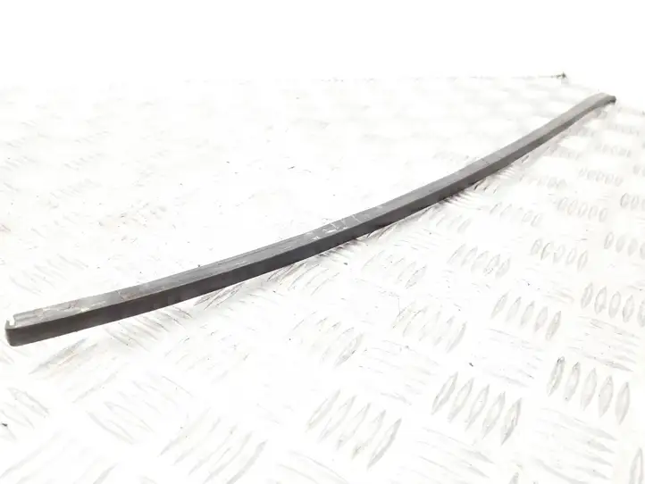 Volkswagen PASSAT B6 (2005 - 2010) 3C0854327A Накладка стоек лобового стекла — фото 2