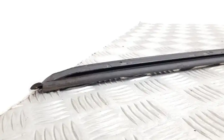 Audi A4 S4 B8 8K (2007 - 2011) 8K0854327 Накладка стоек лобового стекла — фото 6